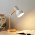 Lampe de Table Articulée LED Nordique Bois – Image 5