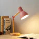 Lampe de Table Articulée LED Nordique Bois – Image 3